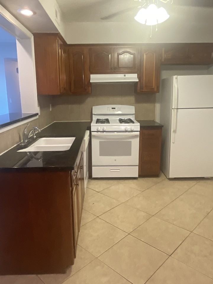 4944 Grand Ave #21 - Photo 4 of 16