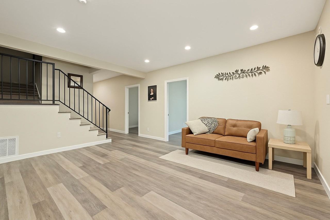 Spacious Shared Home Featuring Large Turf Yard and New Appliances - Photo 2 of 4