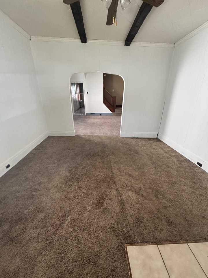 606 Ash St #606 - Photo 2 of 8