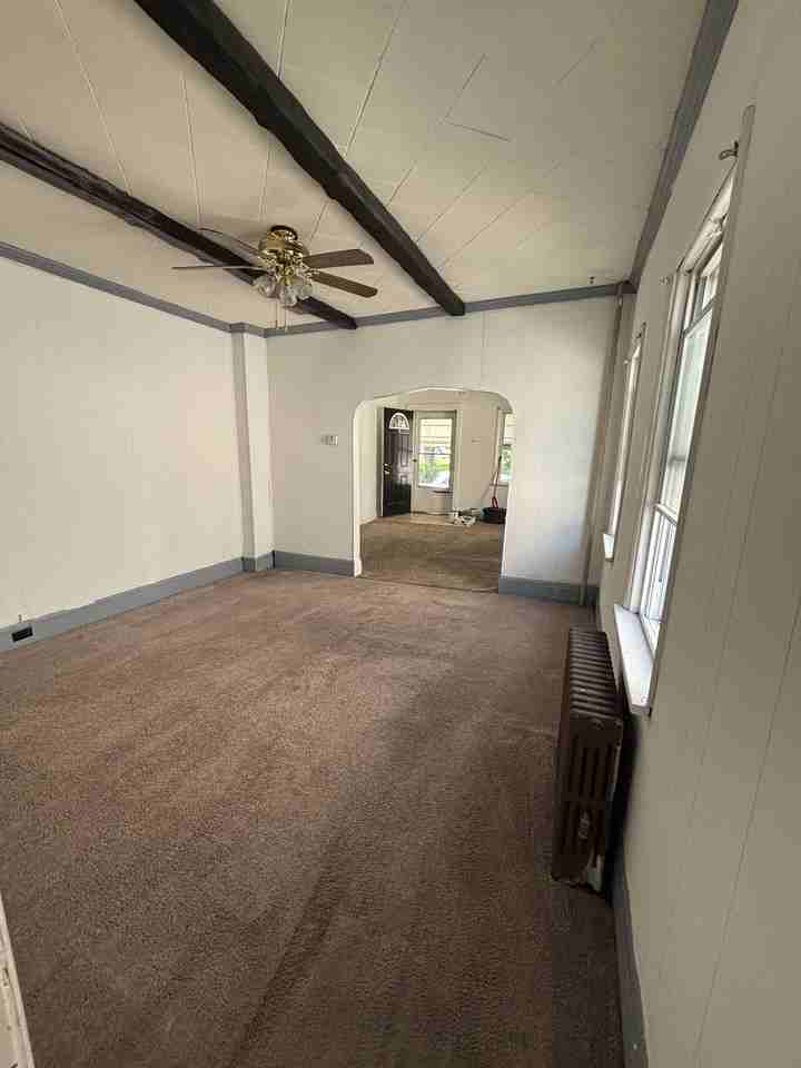 606 Ash St #606 - Photo 3 of 8
