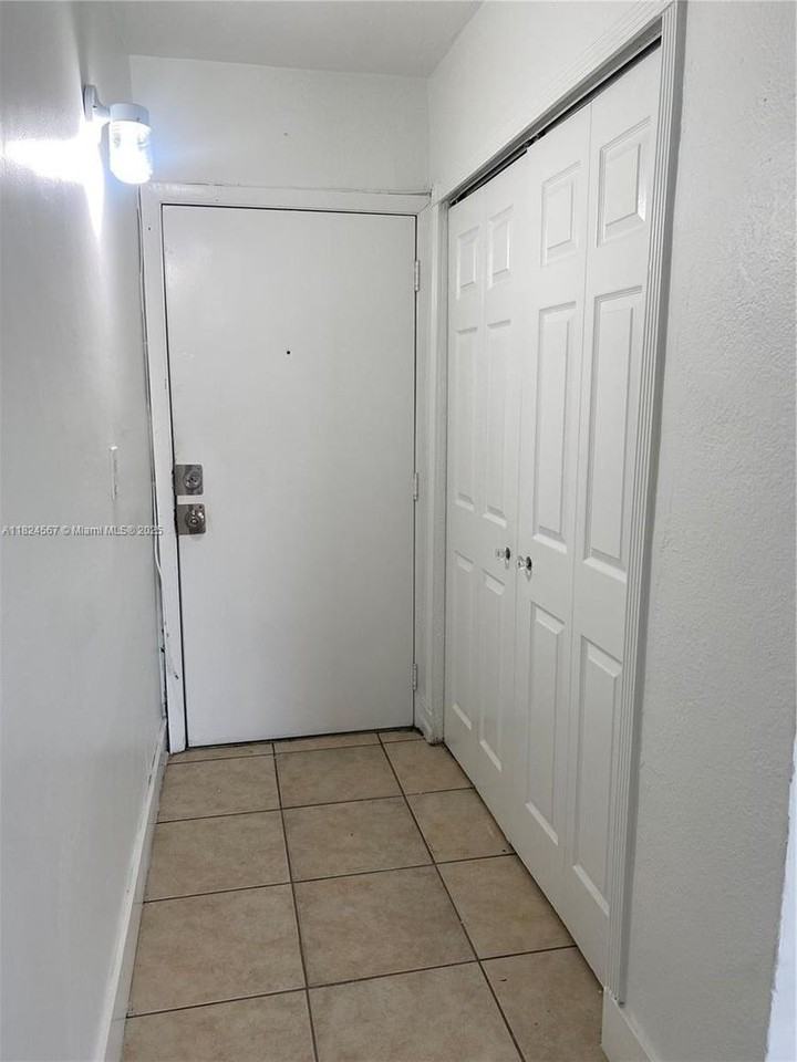 S Miami Ave #0 - Photo 3 of 15