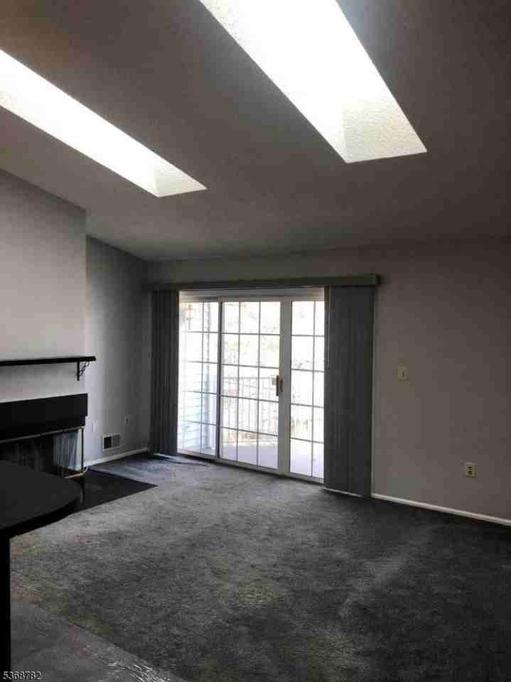 27 Townsend Ct #27 - Photo 2 of 16