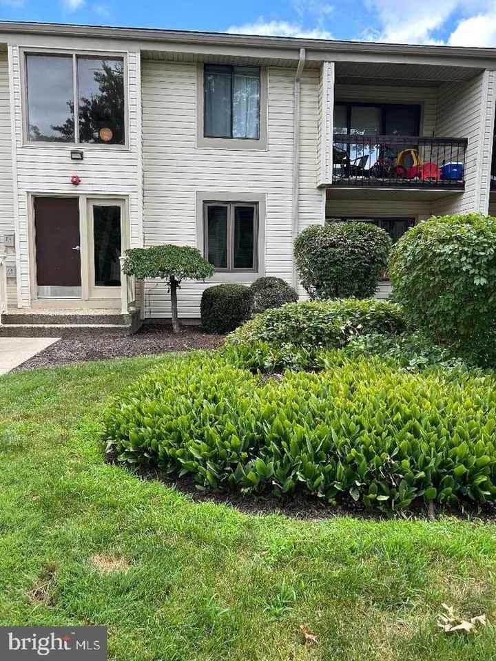 8 8-z-8 Avon #8 - Photo 2 of 11