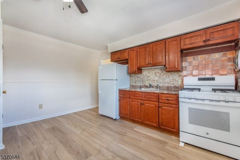 90 Union Blvd #90 - Photo 2 of 22