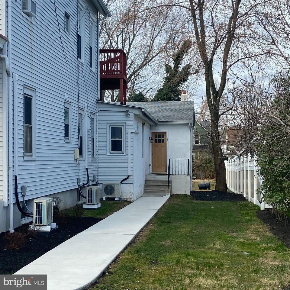 214 Chestnut St #2-2 - Photo 2 of 14