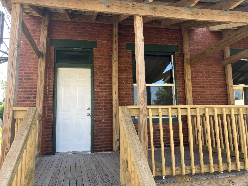 326 Taylor Ave - Photo 2 of 19