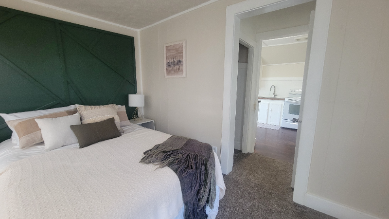 4829 Calvert St #1 - Photo 6 of 12