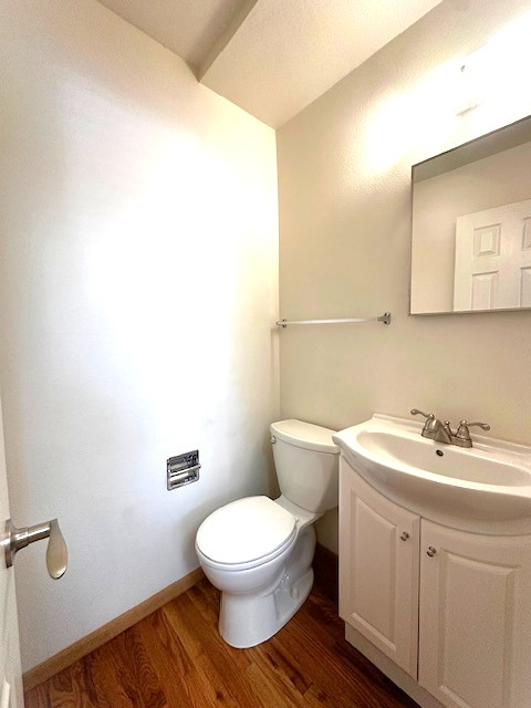 2215 E 7th St - Photo 3 of 11