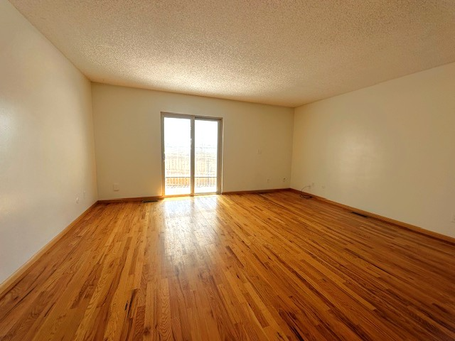 2215 E 7th St - Photo 4 of 11