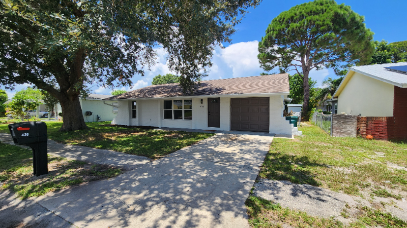 438 Marquis St - Photo 2 of 18