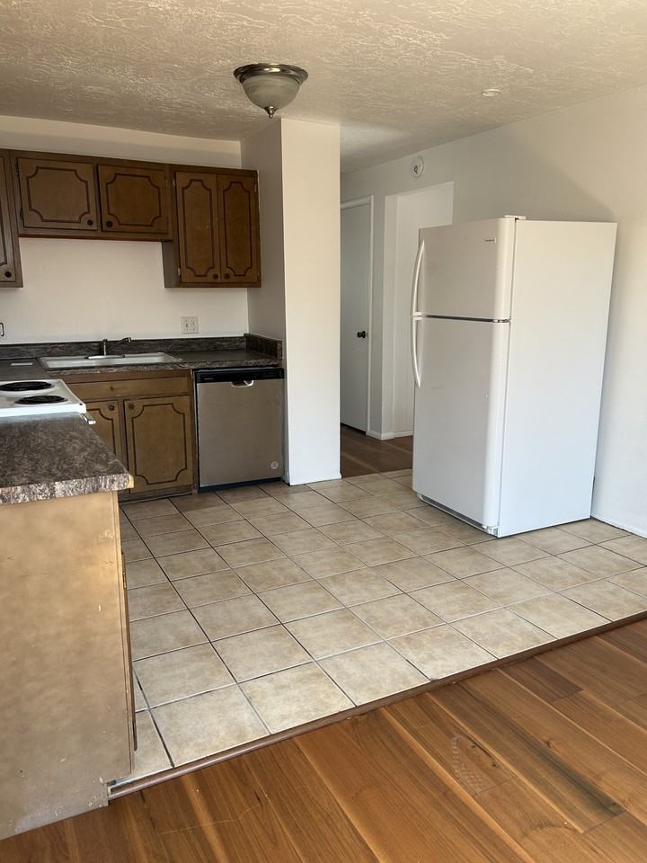 265 E 5900 S - Photo 6 of 28