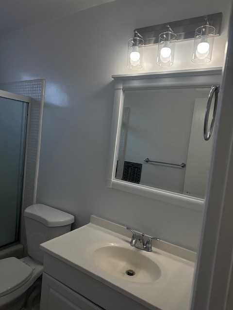 725 North Sycamore Avenue - Photo 6 of 12