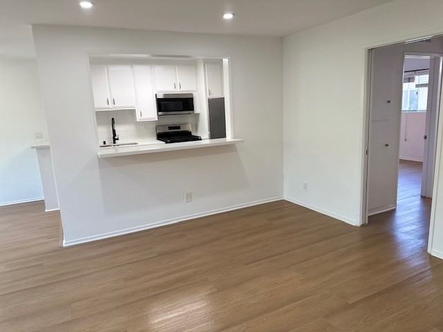 725 North Sycamore Avenue - Photo 7 of 12