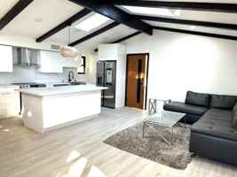 featured image of 22421 Mulholland Dr