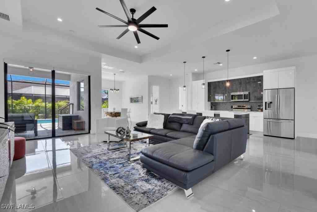 4615 Sw 18th Ave - Photo 6 of 36