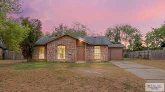 305 W Chelo Dr - Photo 1 of 1