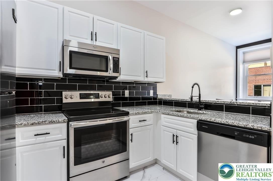 535 Main St Apt 12 #12 - Photo 6 of 24