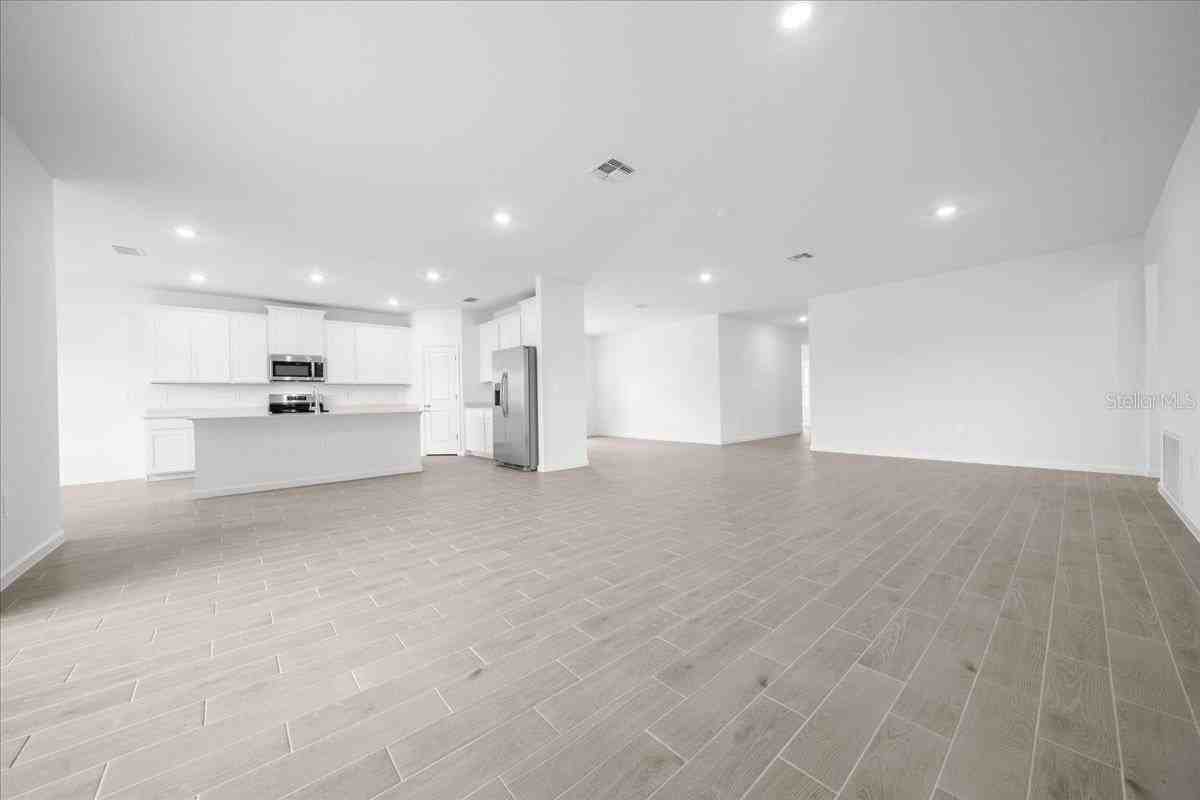 8885 Southwest 68th Terrace Road - Photo 5 of 39