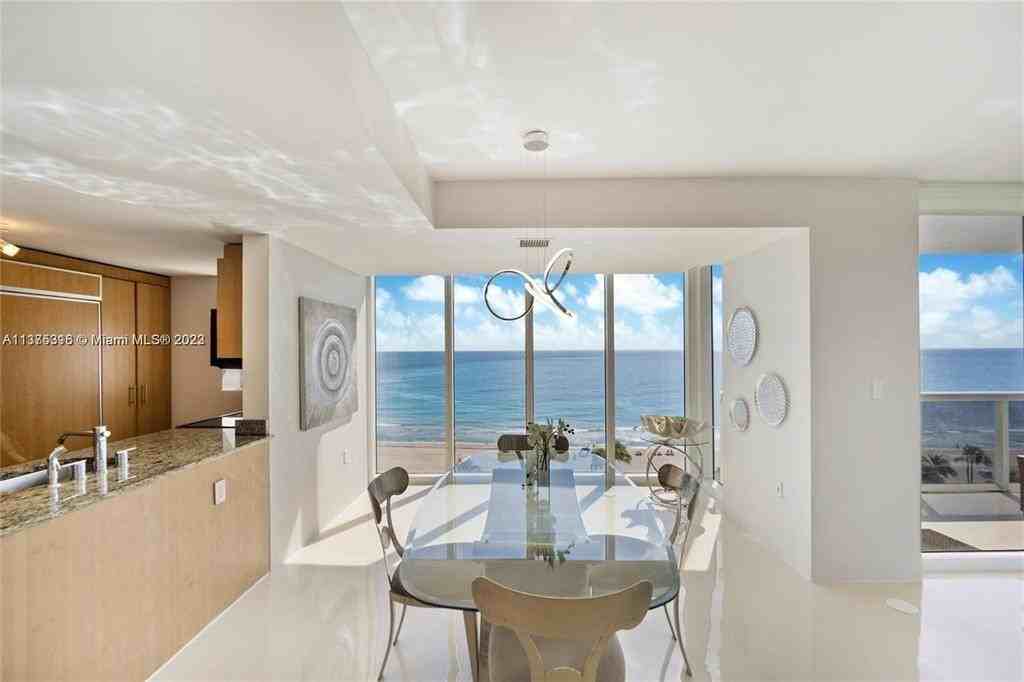 Collins Ave - Photo 3 of 7