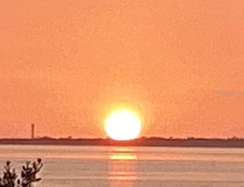 1640 Sea Breeze Dr - Photo 4 of 25