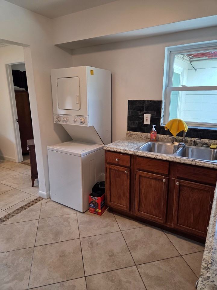 N Hastings St - Photo 6 of 10