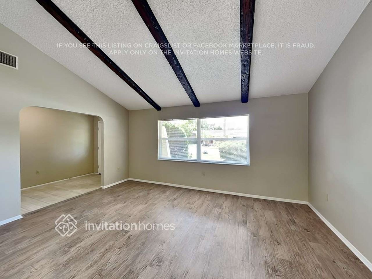 4237 Charing Cross Rd - Photo 3 of 23