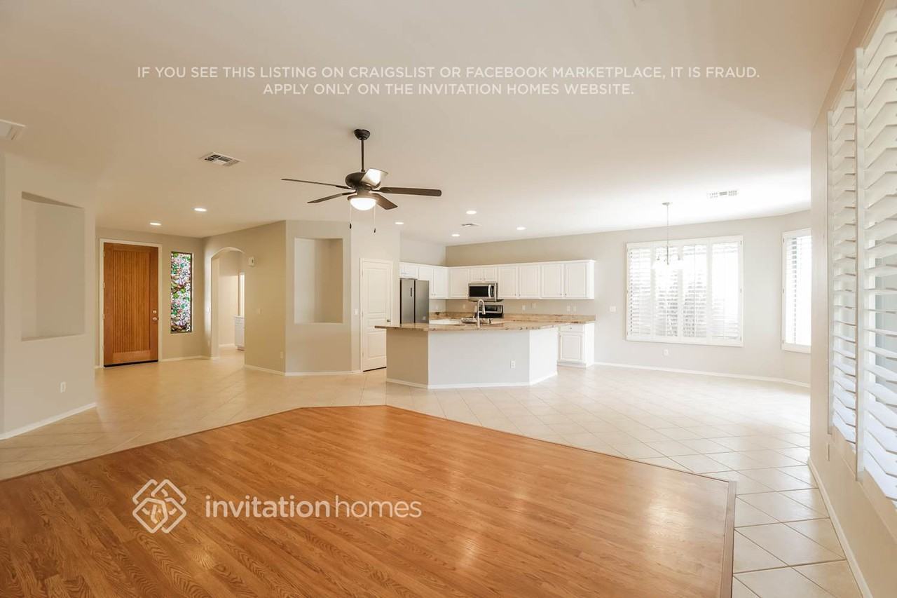 2419 W Park St - Photo 3 of 16
