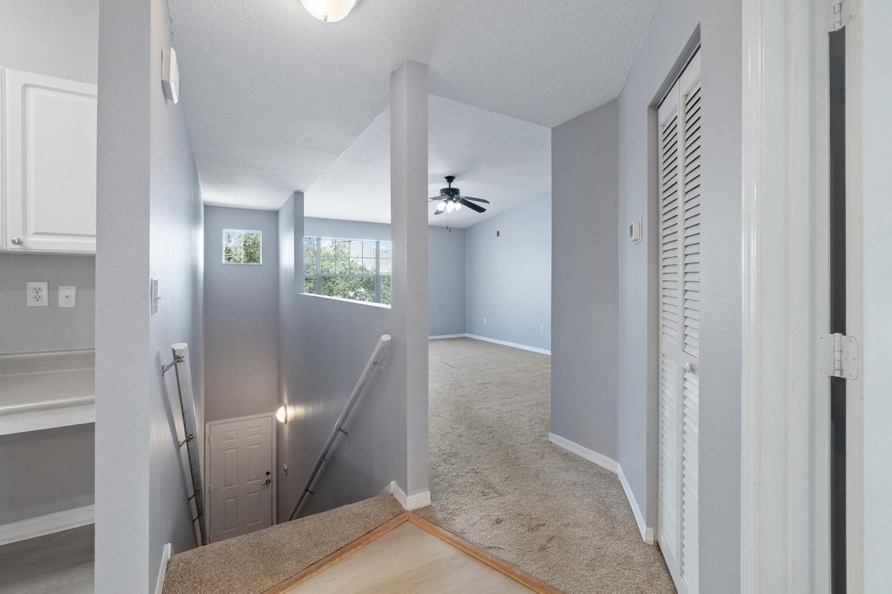 21211 Harbour Vista Cir #21211 - Photo 6 of 34