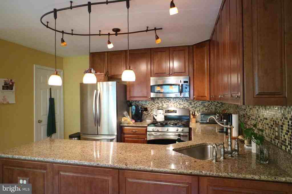 7807 Spruce Mill Dr ##700 - Photo 5 of 16