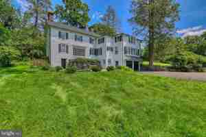 featured image of Mount Eyre Rd