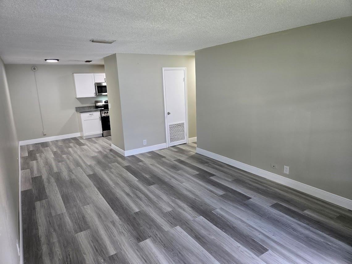 8601 Northwest 35th Street - Photo 5 of 13