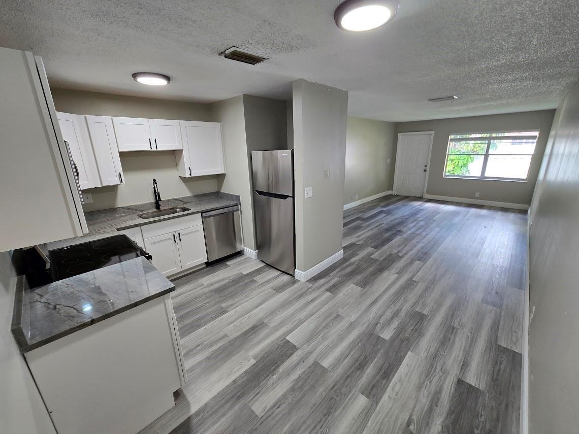 8601 Northwest 35th Street - Photo 6 of 13