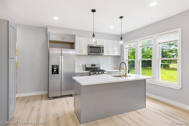 635 Hague St - Photo 7 of 32