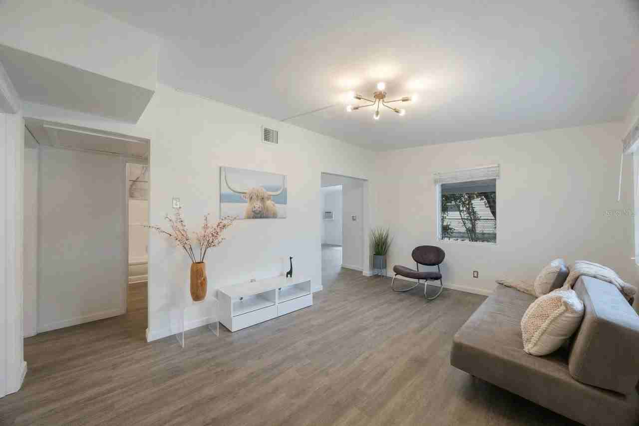 5481 47th Avenue North - Photo 6 of 37