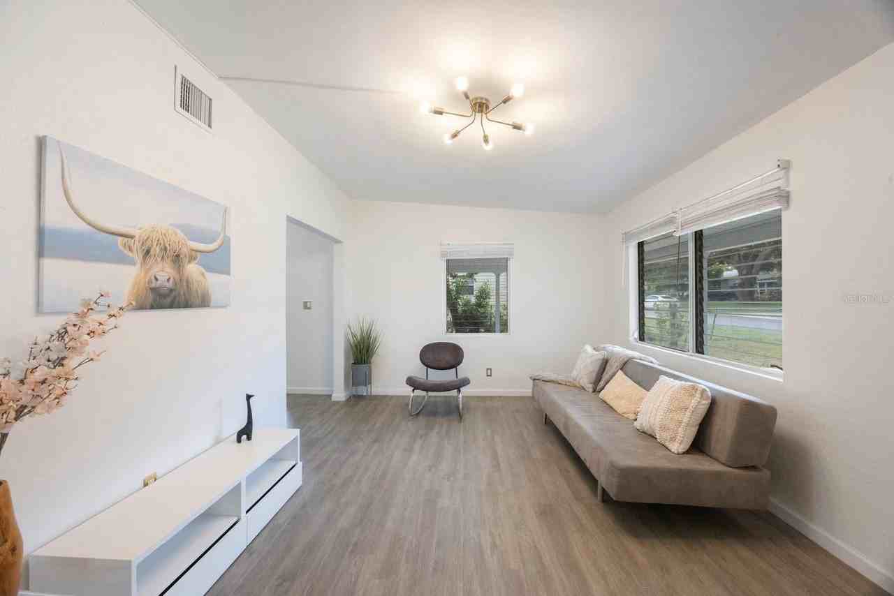 5481 47th Avenue North - Photo 7 of 37