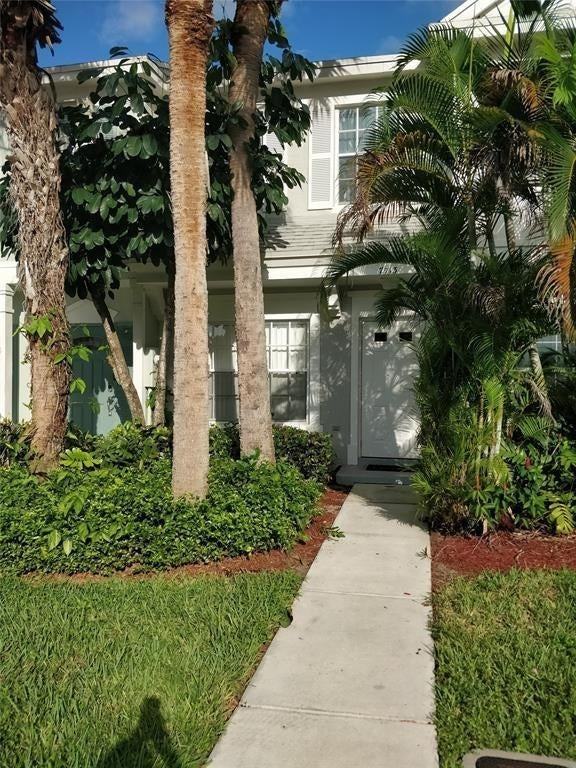 7913 Sanibel Dr - Photo 2 of 13