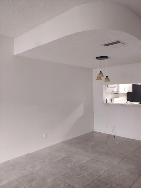 7913 Sanibel Dr - Photo 6 of 13