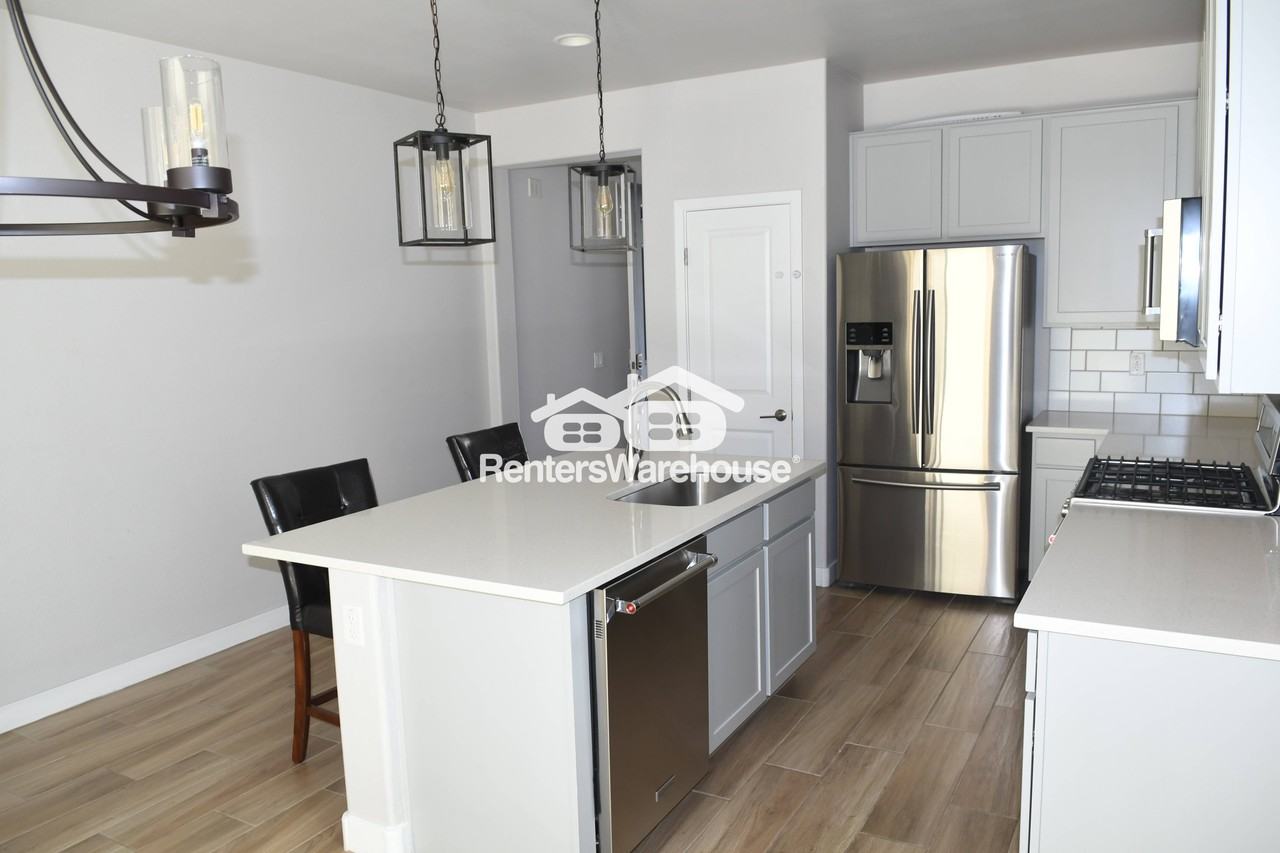 3717 E Cheery Lynn Rd - Photo 3 of 19