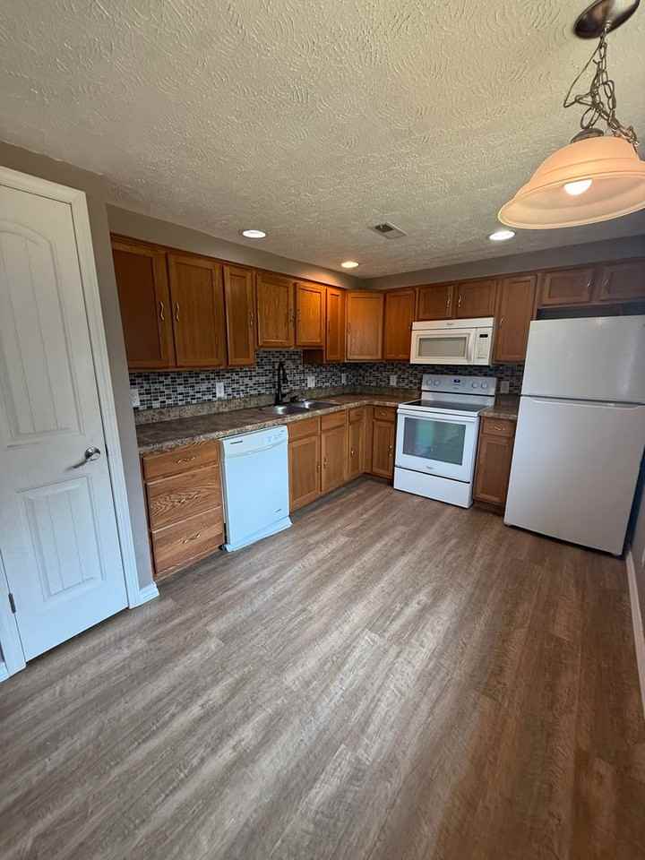 1100 N Brown Ave - Photo 4 of 11