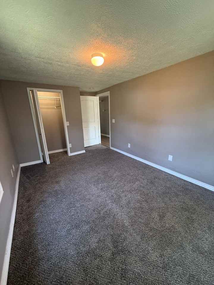 1100 N Brown Ave - Photo 6 of 11