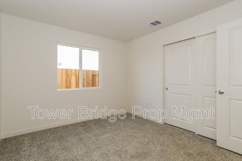 2033 Blue Star Dr - Photo 7 of 29
