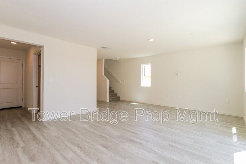 2033 Blue Star Dr - Photo 3 of 29