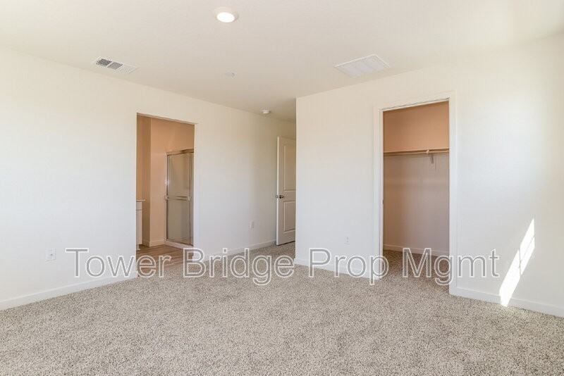 2033 Blue Star Dr - Photo 6 of 29