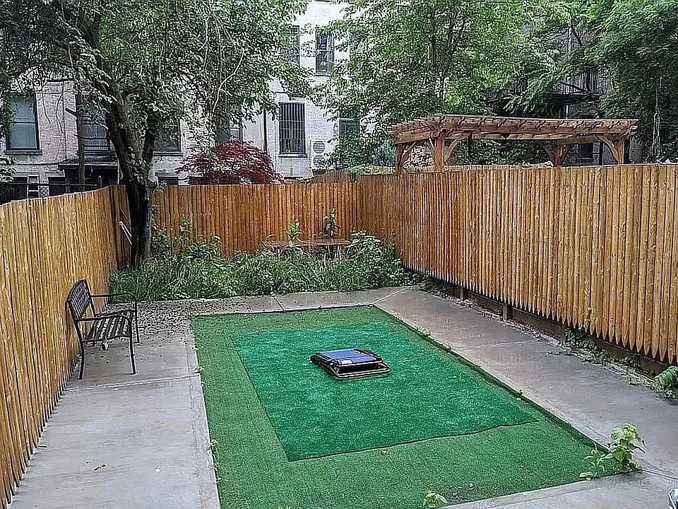 252 W 132nd St #6 - Photo 4 of 9