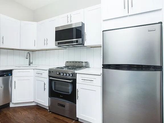 252 W 132nd St #6 - Photo 6 of 9