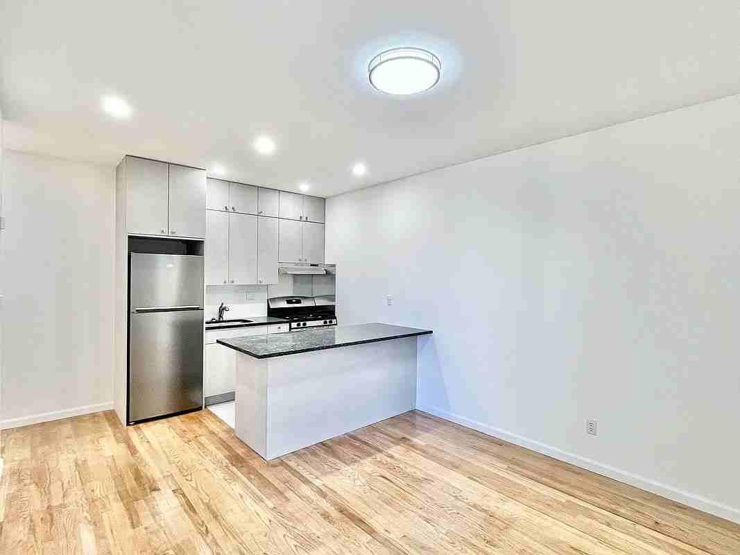 2 Doscher St - Photo 3 of 9