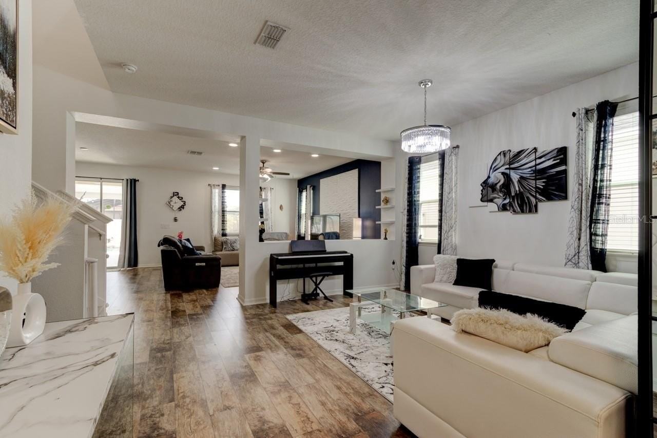 4839 Grassendale Ter - Photo 6 of 36