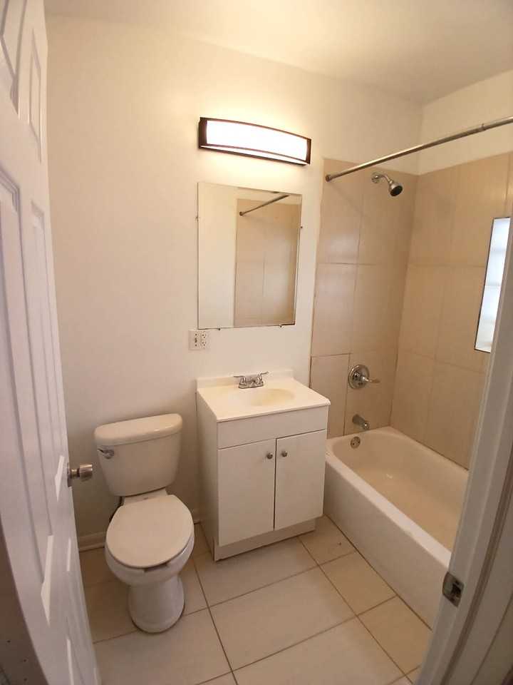 7606 North Paulina Street - Photo 3 of 16