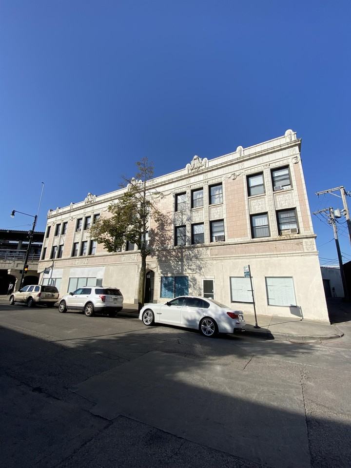 7606 North Paulina Street - Photo 6 of 16