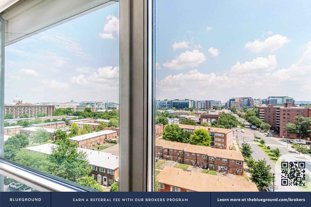 301 M Street Southwest - Photo 4 of 31